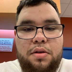 Meet your Posher, Javier